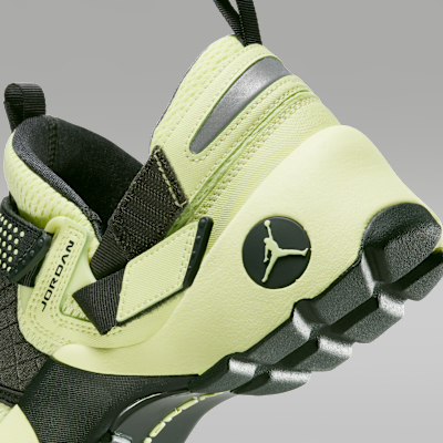 Jordan Trunner LX Women s Shoes. Nike ID